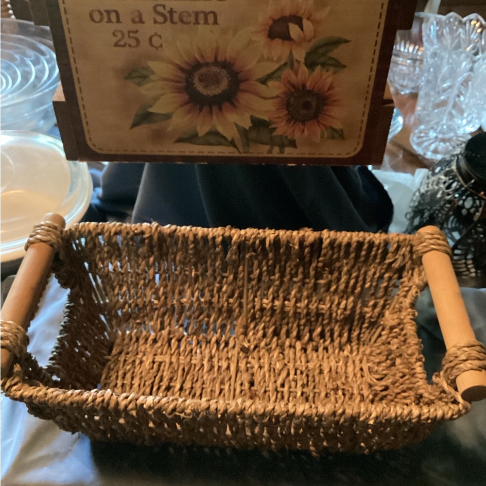 2 containers, 1 wooden with sunflowers, one woven with wooden handles. - Picture 13 of 13